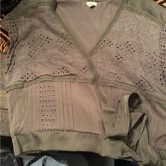 Anthropologie Tiny Tatiana Wrap Top Size Large Army Green - Picture 3 of 5